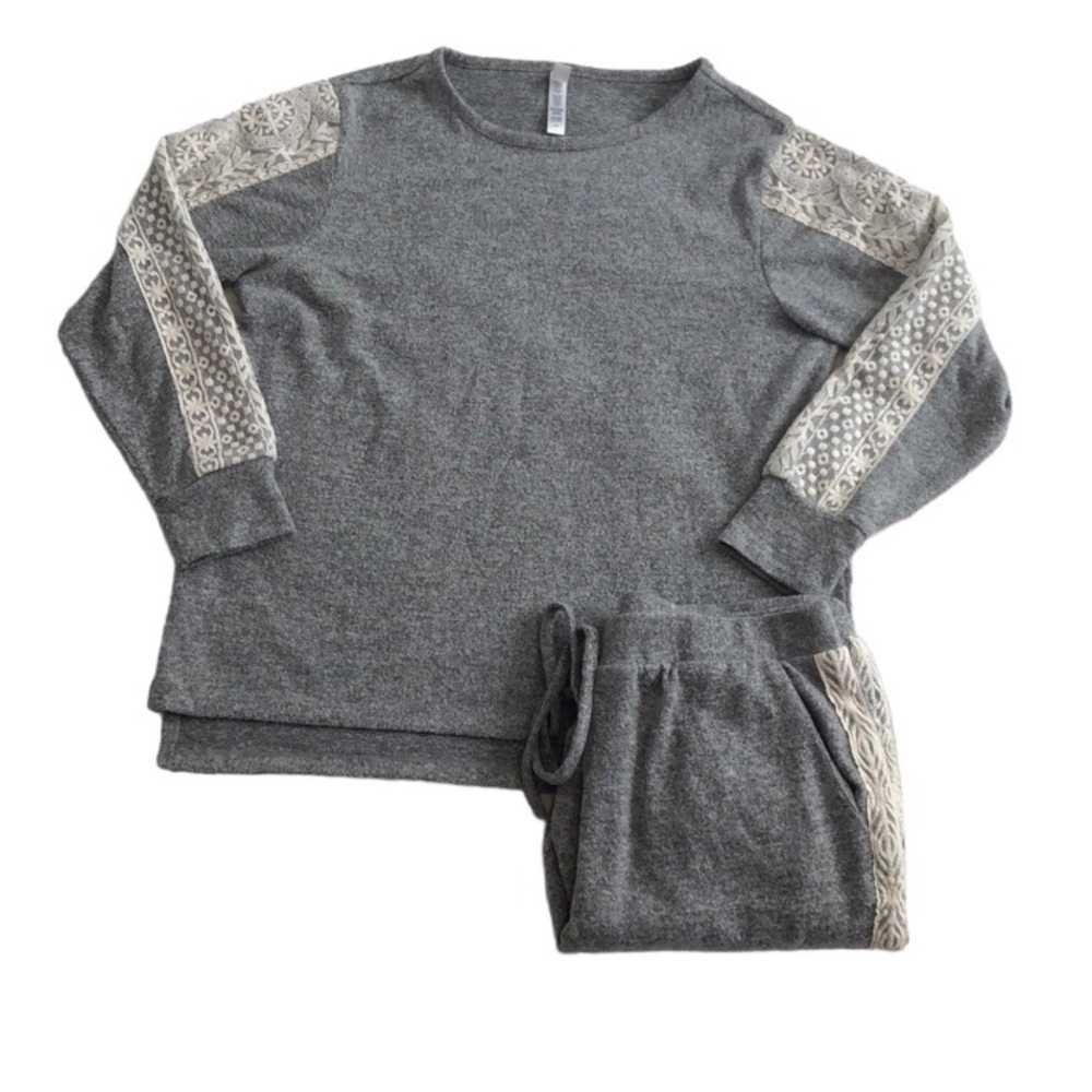 Flora Nikrooz Gray Knit Lounge Set with Cream Lace Trim Sz M/L